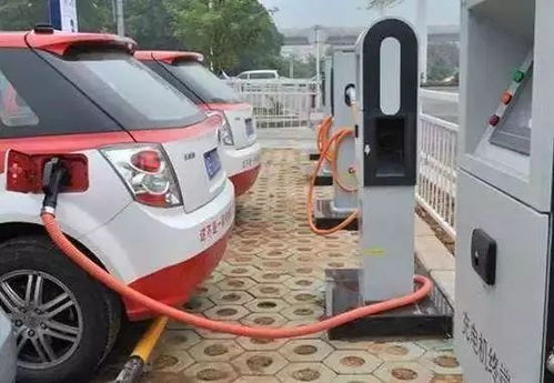 成都明起启用新能源汽车专用号牌 不限行、免费停车，绿色出行再升级